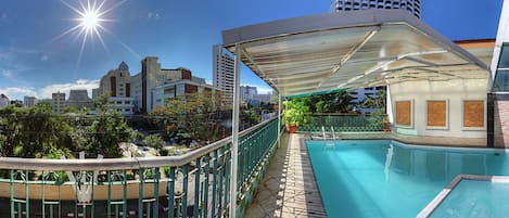 Outdoor pool, sun loungers