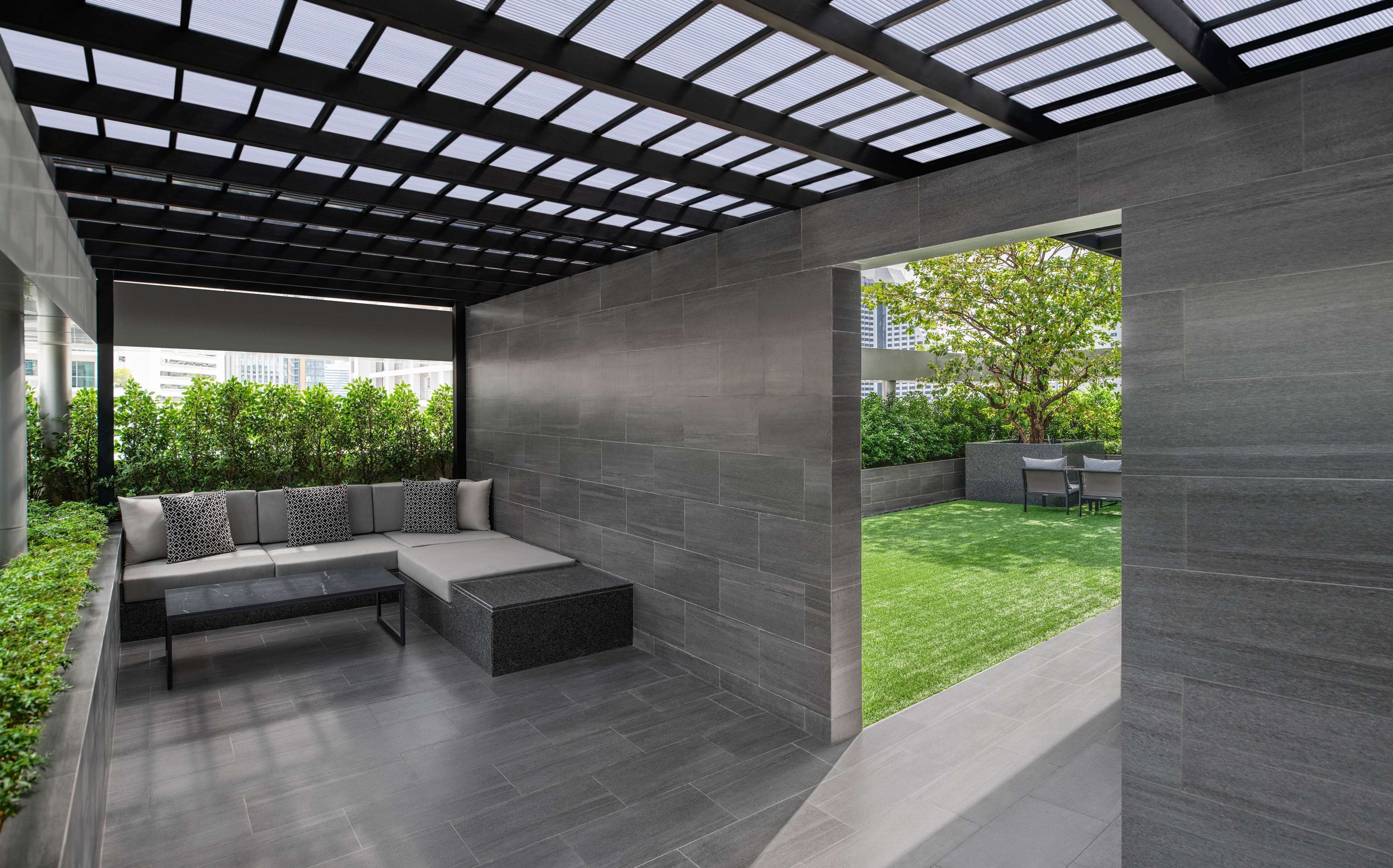 presidential suite | living area | 40-inch led tv with digital channels, tv