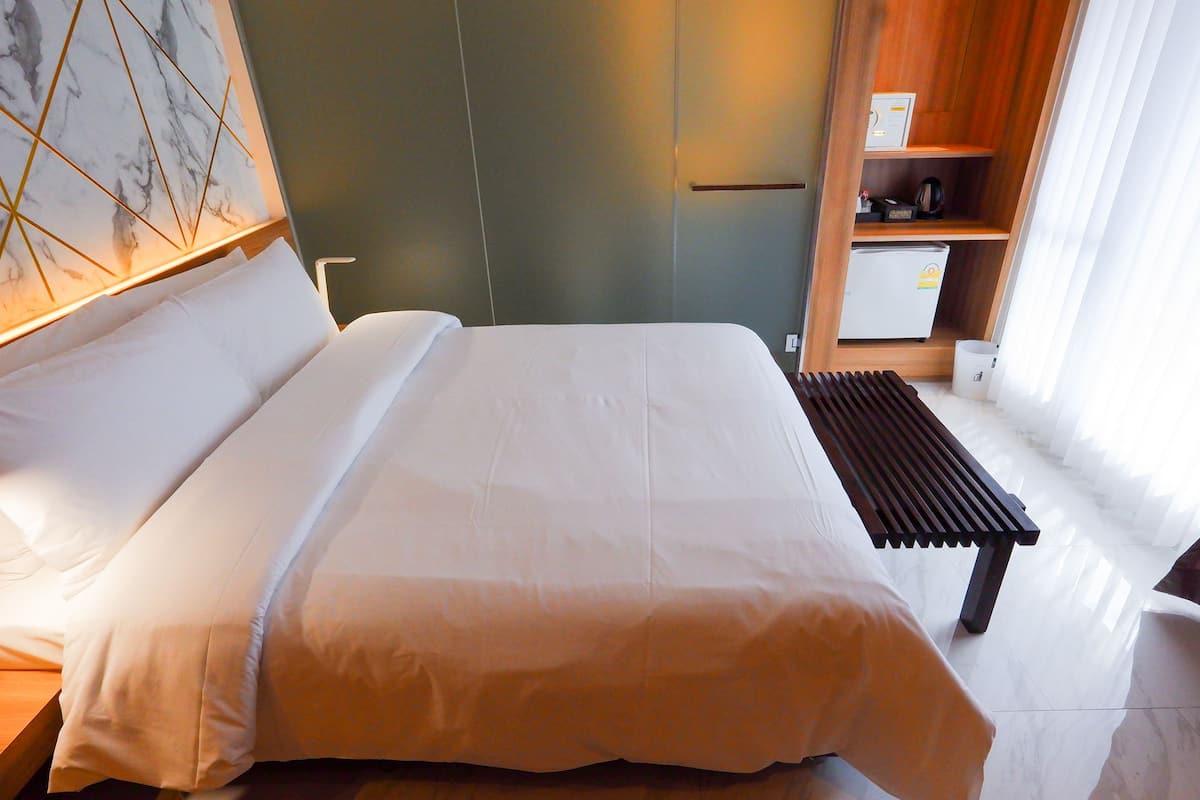 Deluxe Double Room, City View | Desk, WiFi (free)