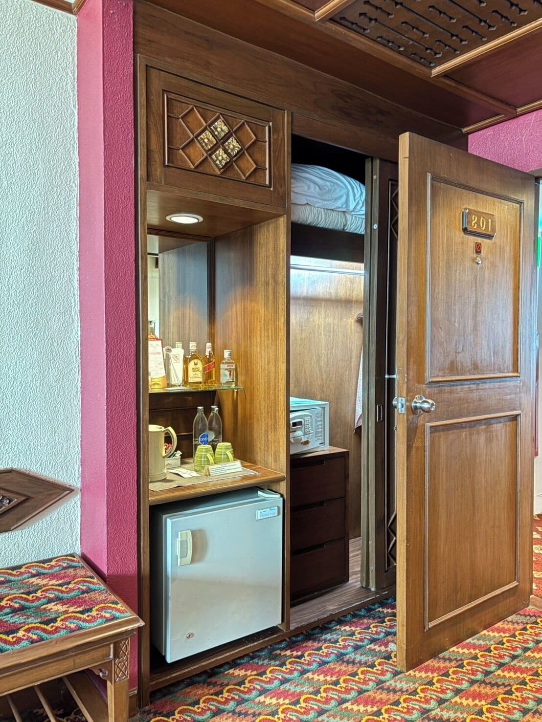 superior room | in-room dining