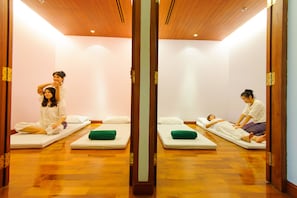 Aromatherapy, Thai massages, body scrubs, 4 treatment rooms, massages