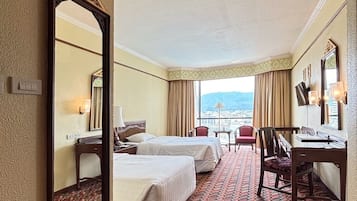 Superior Room | 1 bedroom, minibar, in-room safe, desk