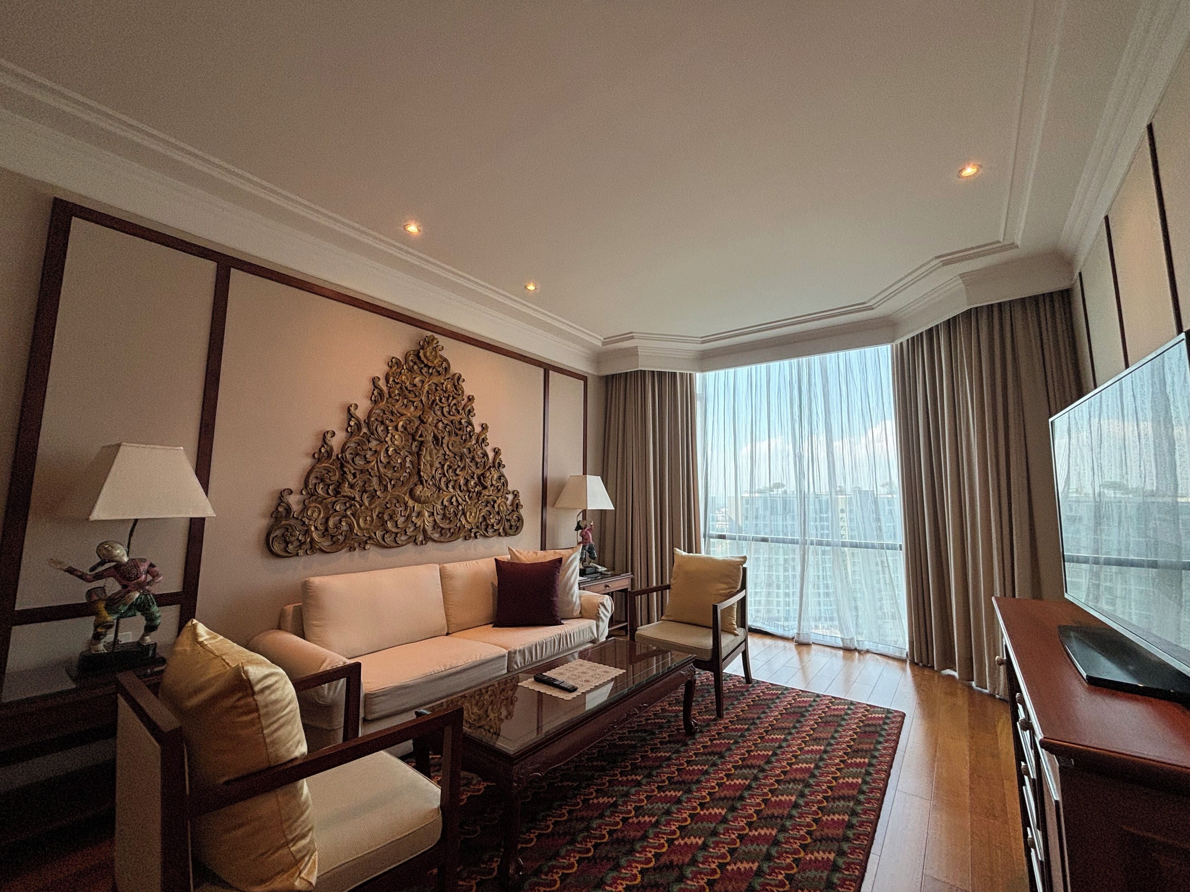 Executive Suite | Living area