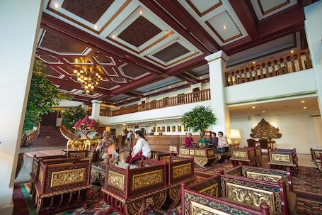 Lobby sitting area. The Empress Hotel Chiang Mai
