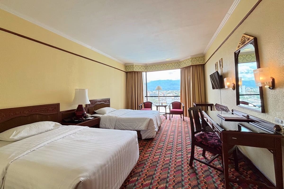 Quarto superior | Frigobar, cofres nos quartos, escrivaninha, berços grátis