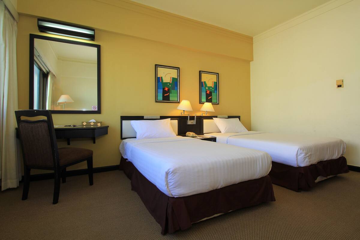 Superior Twin Room | ตู้นิรภัยในห้องพัก, โต๊ะทำงาน, ผ้าม่านกันแสง, เตียงเสริม/เปล