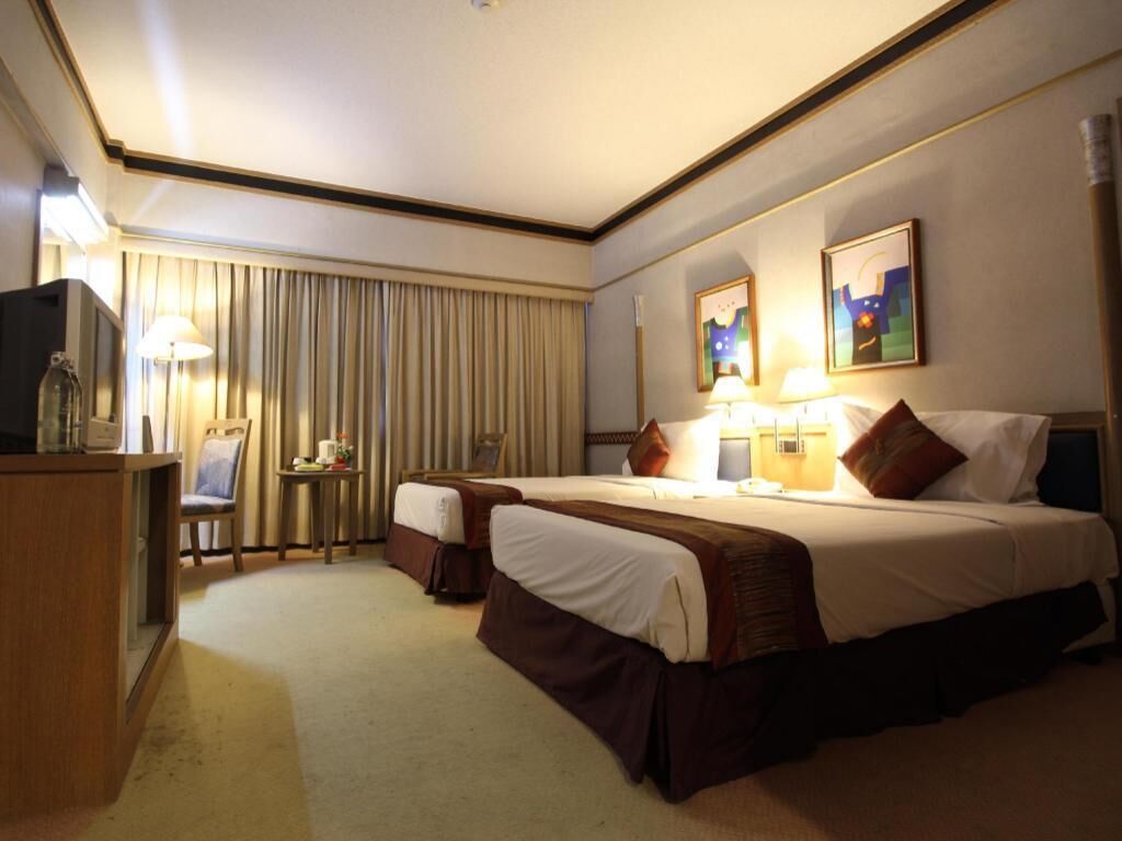 In-room safe, desk, blackout curtains, rollaway beds