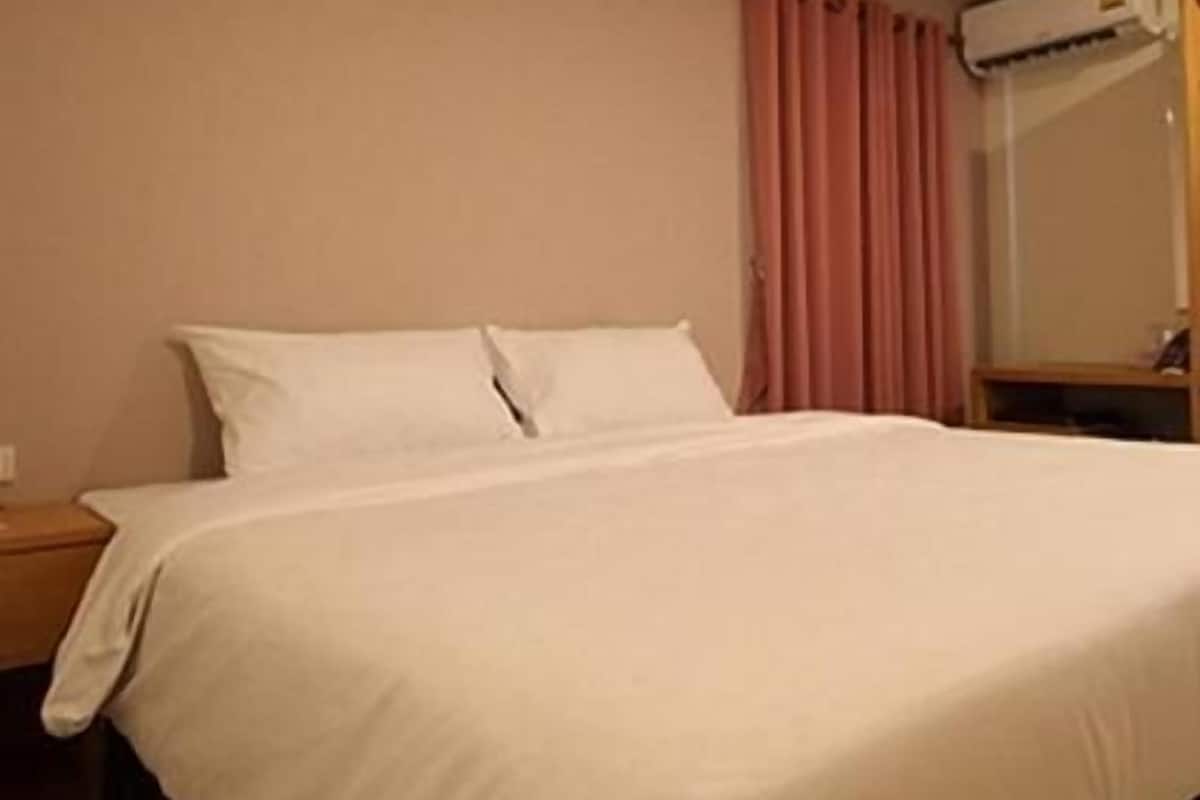 In-room safe, desk, blackout drapes, rollaway beds