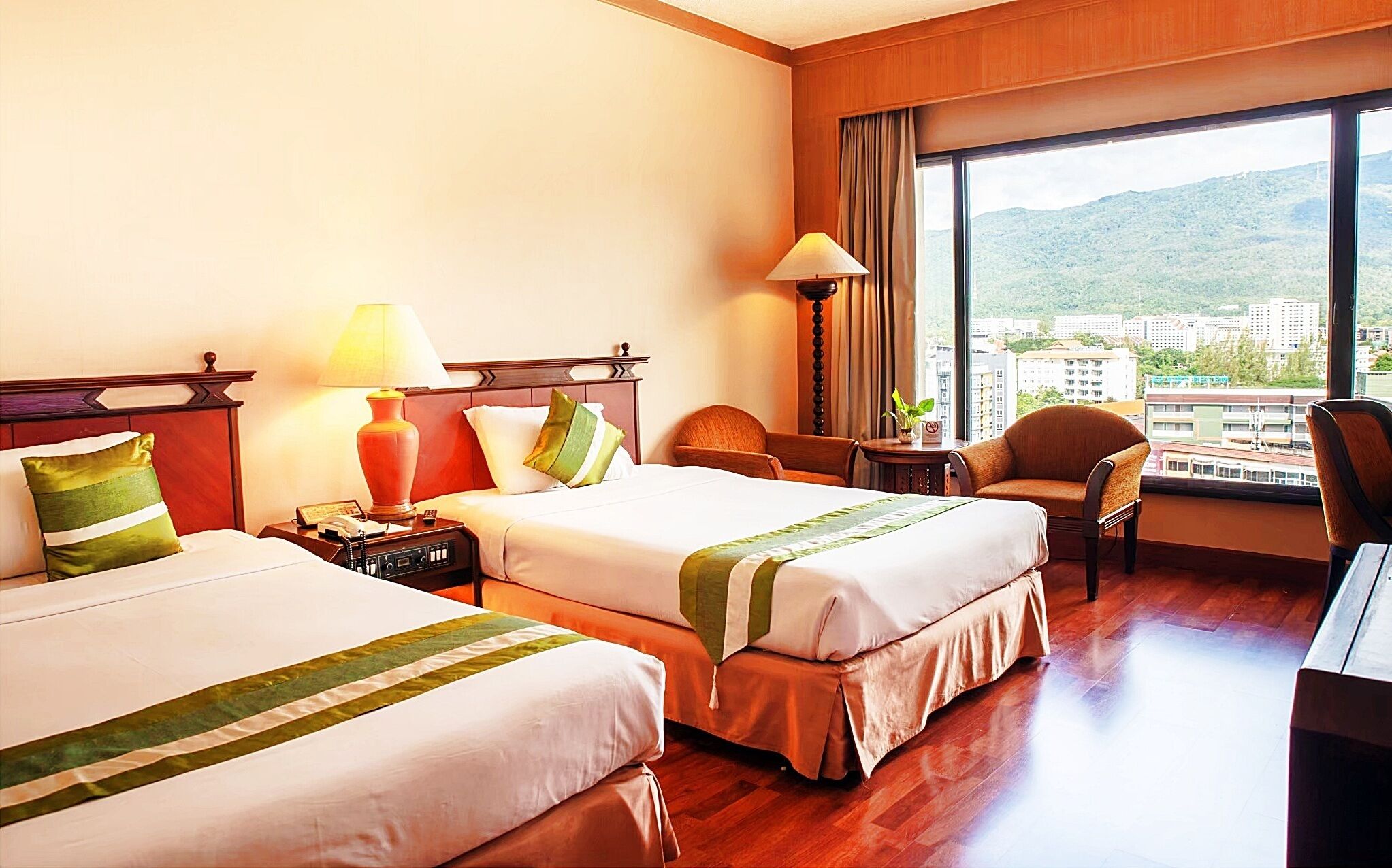 Superior Twin Room | Minibar, in-room safe, desk, blackout drapes