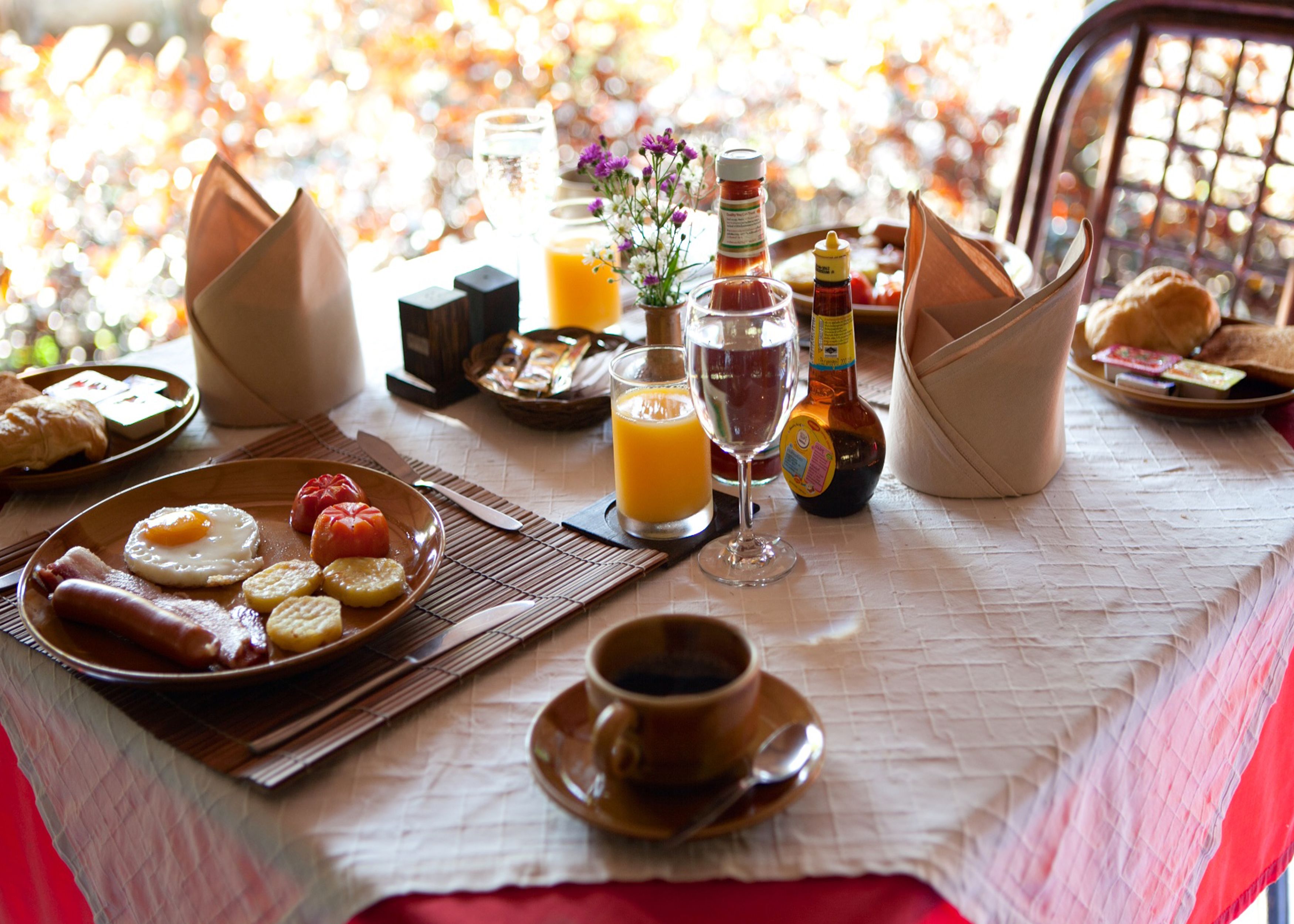 Colazione a buffet, servita tutte le mattine (450 THB a persona) 
