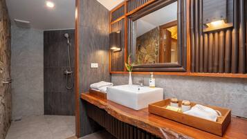 Superior Room | Bathroom