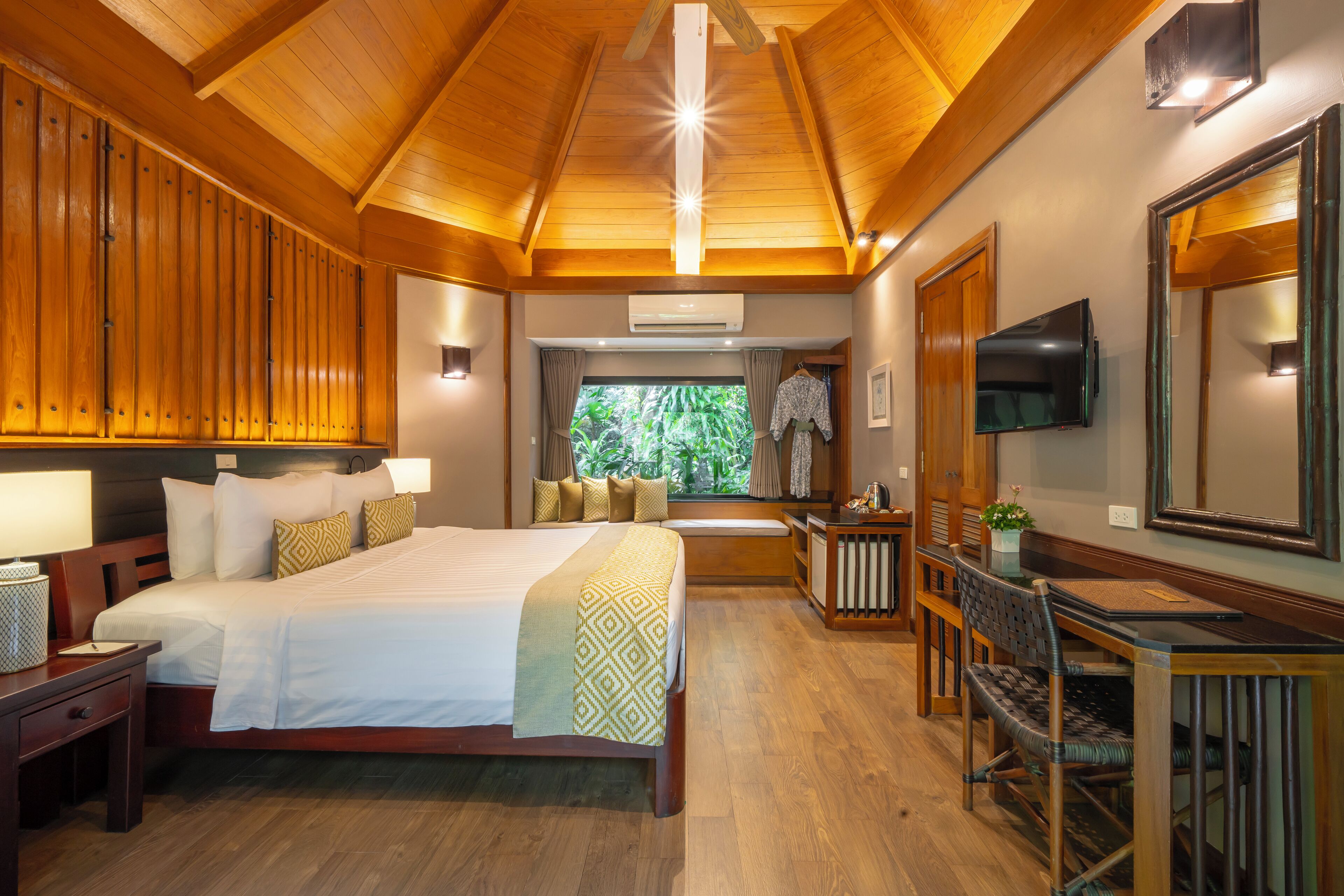 デラックス ルーム | セーフティボックス (室内)、客室ごとに異なる装飾、客室ごとに異なるインテリア、デスク