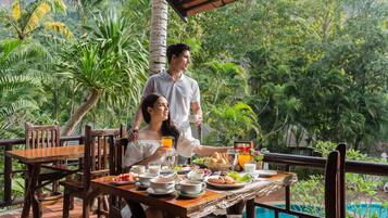 Daily local cuisine breakfast (THB 450 per person)