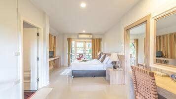 Luxury Suite, 1 King Bed, Garden View | Free WiFi, bed sheets, wheelchair access