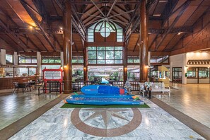 Área de juegos infantiles techada