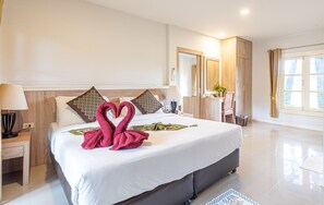 Luxe suite, 1 kingsize bed, uitzicht op tuin | Gratis wifi, beddengoed, rolstoeltoegankelijk