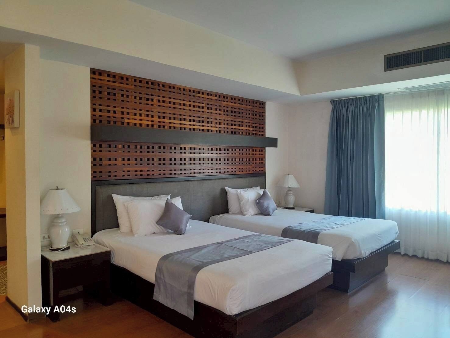 Free minibar items, in-room safe, desk, free WiFi