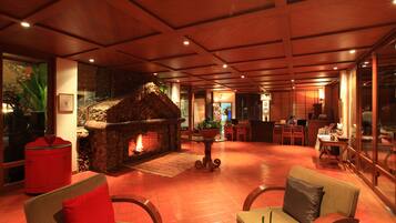 Kios check-in/check-out