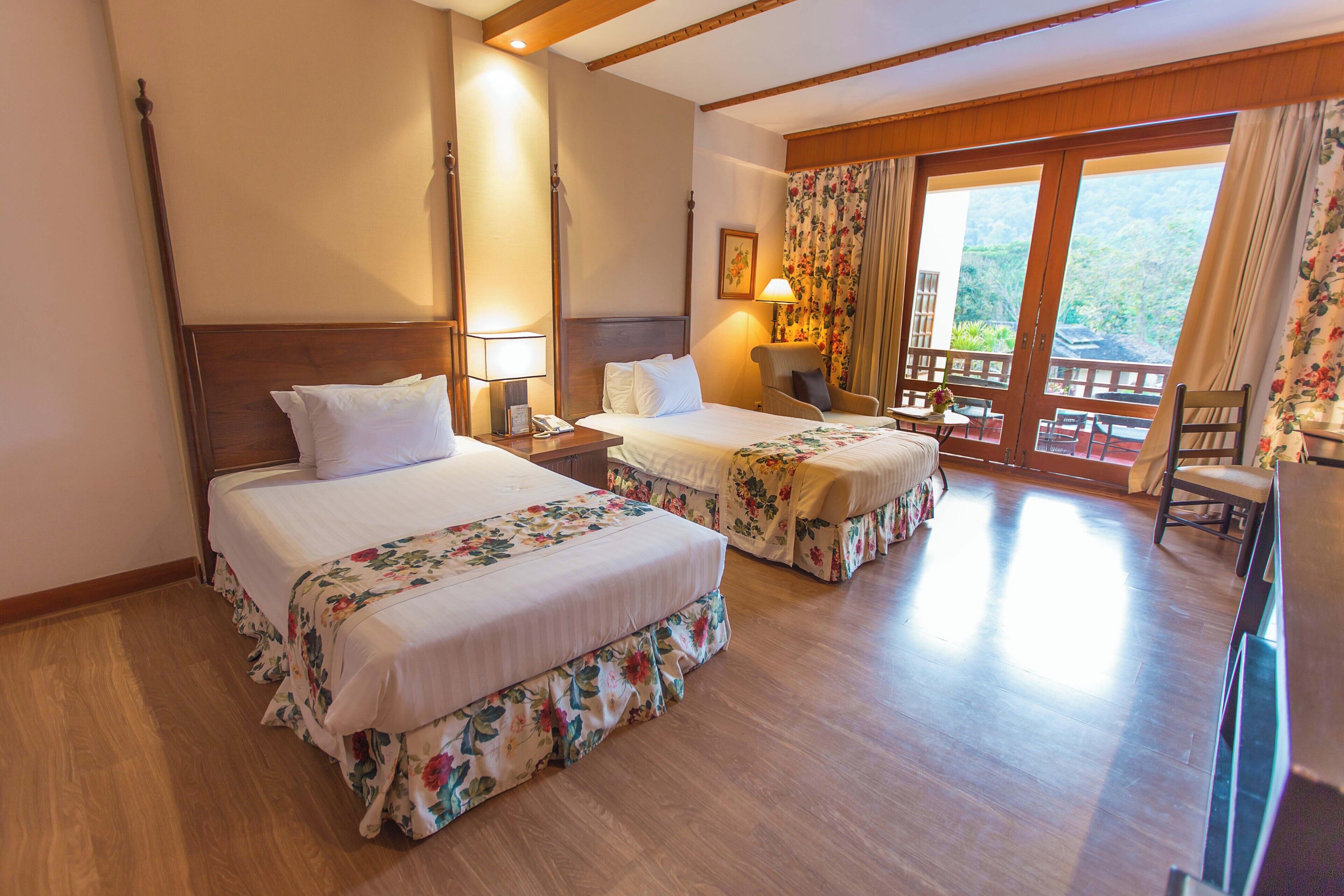 Superior Mountain View | Artículos del minibar gratis y caja de seguridad en la habitación 