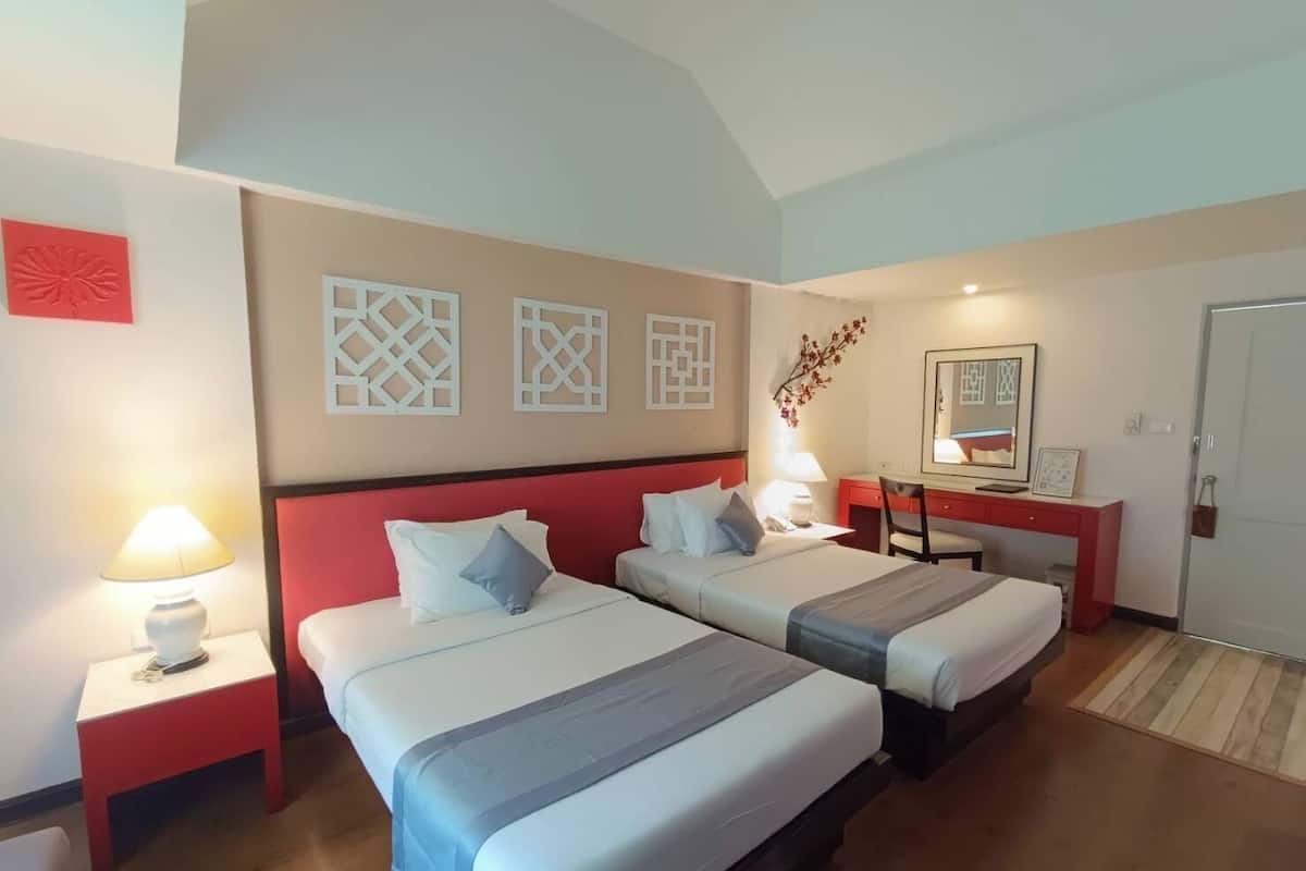 Free minibar items, in-room safe, desk, free WiFi