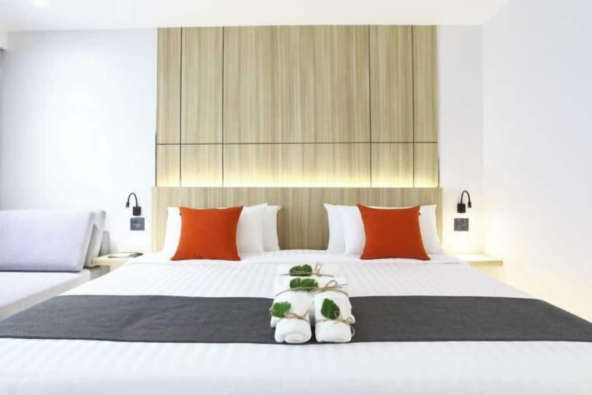 Minibar, in-room safe, desk, blackout curtains