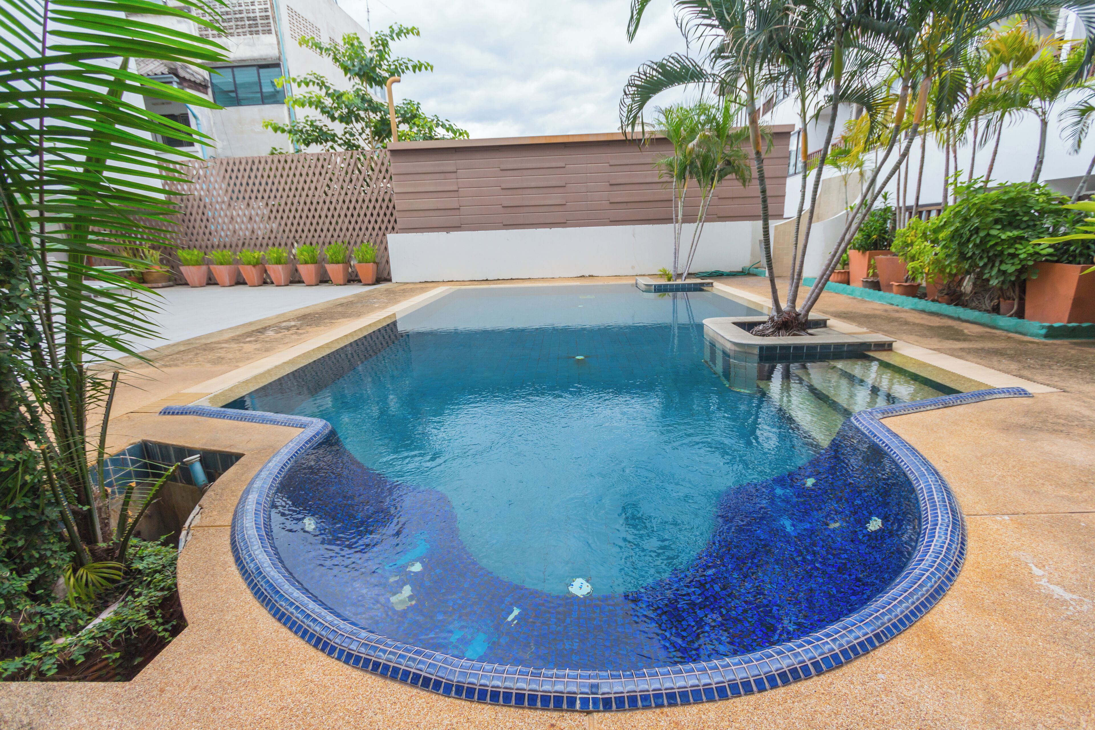 Kolam renang outdoor