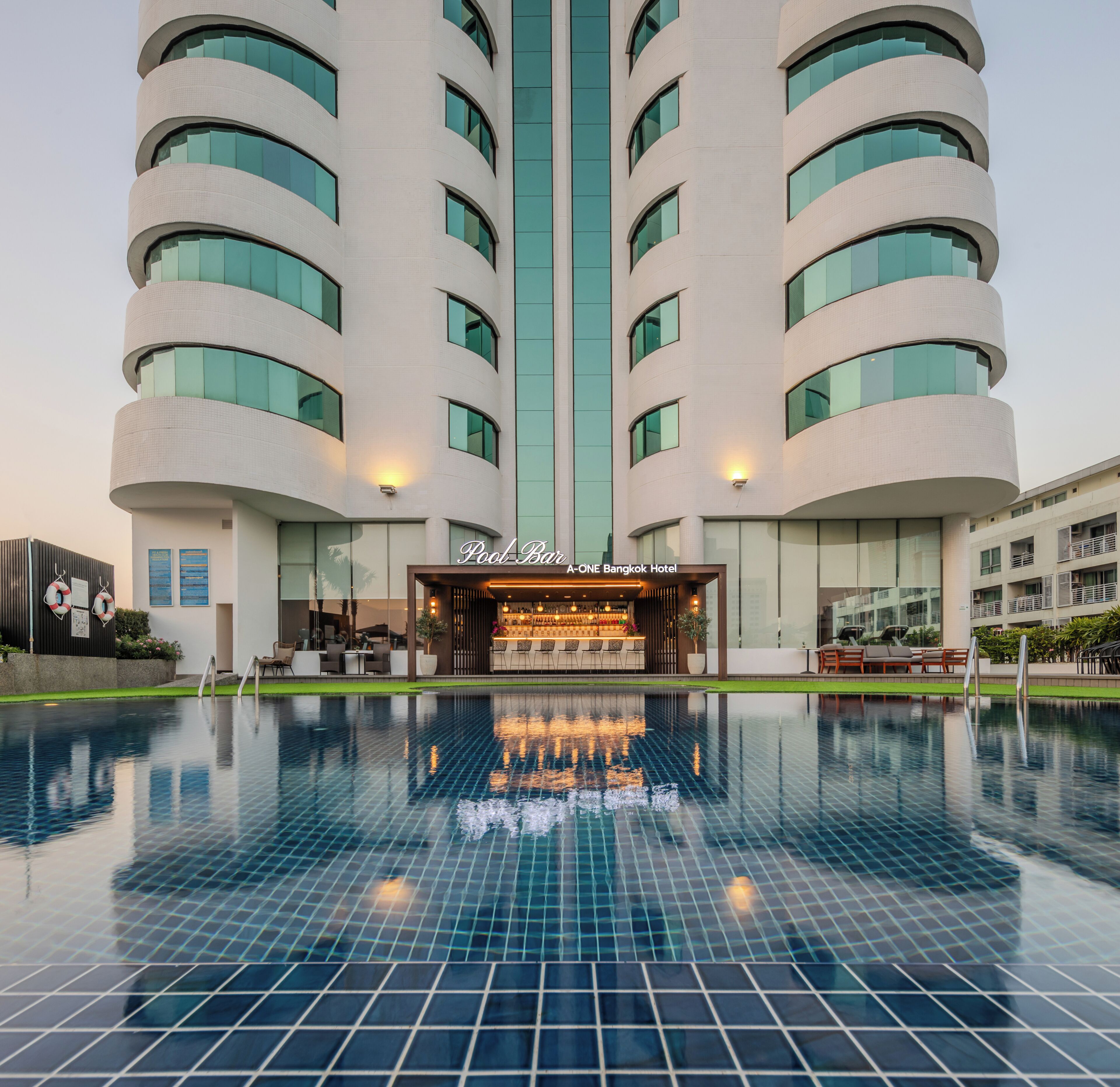 Outdoor pool, pool loungers