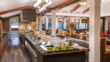 Bữa sáng buffet hàng ngày (412 THB/mỗi người)