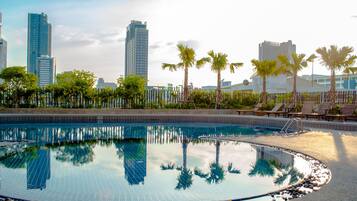 Outdoor pool, sun loungers