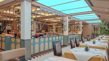 Desayuno buffet diario (THB 412 por persona)