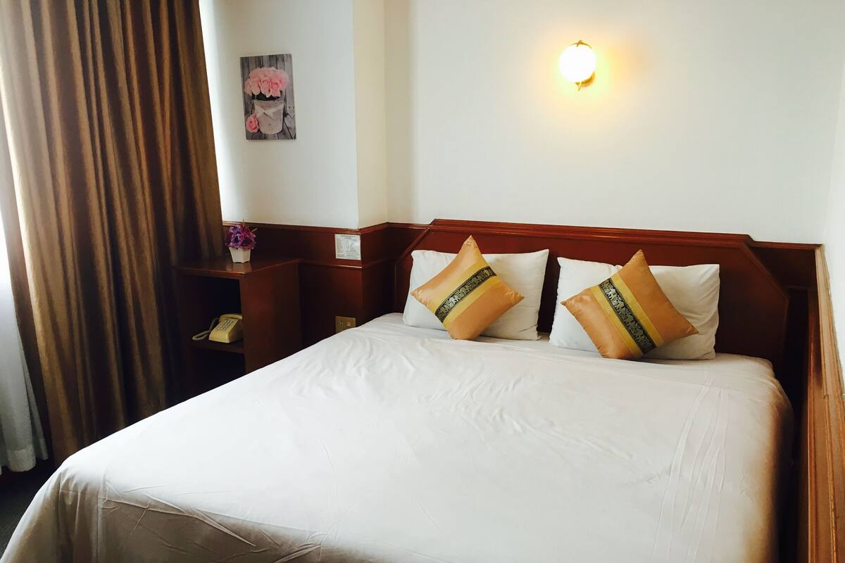 Executive Two Bedroom Suite | Minibar, rollaway beds (surcharge), WiFi (free), bed sheets