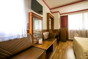 Room amenity - Elizabeth Hotel (Bangkok)