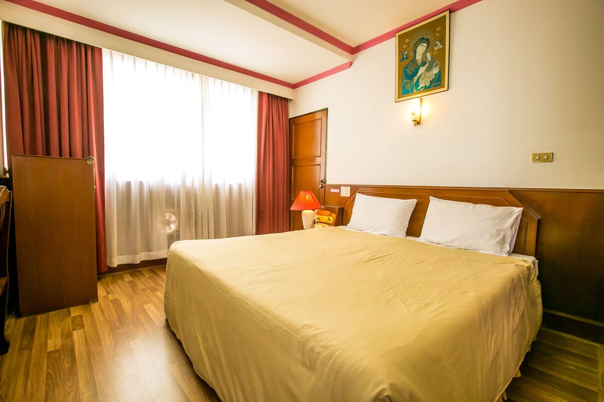 Superior Double Room, 1 King Bed | Minibar, rollaway beds (surcharge), WiFi (free), bed sheets