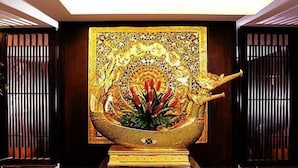 Interior detail - Ayothaya Riverside Hotel (Ayutthaya)