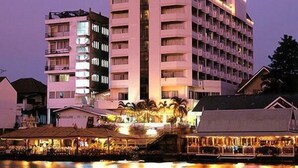 Exterior - Ayothaya Riverside Hotel (Ayutthaya)
