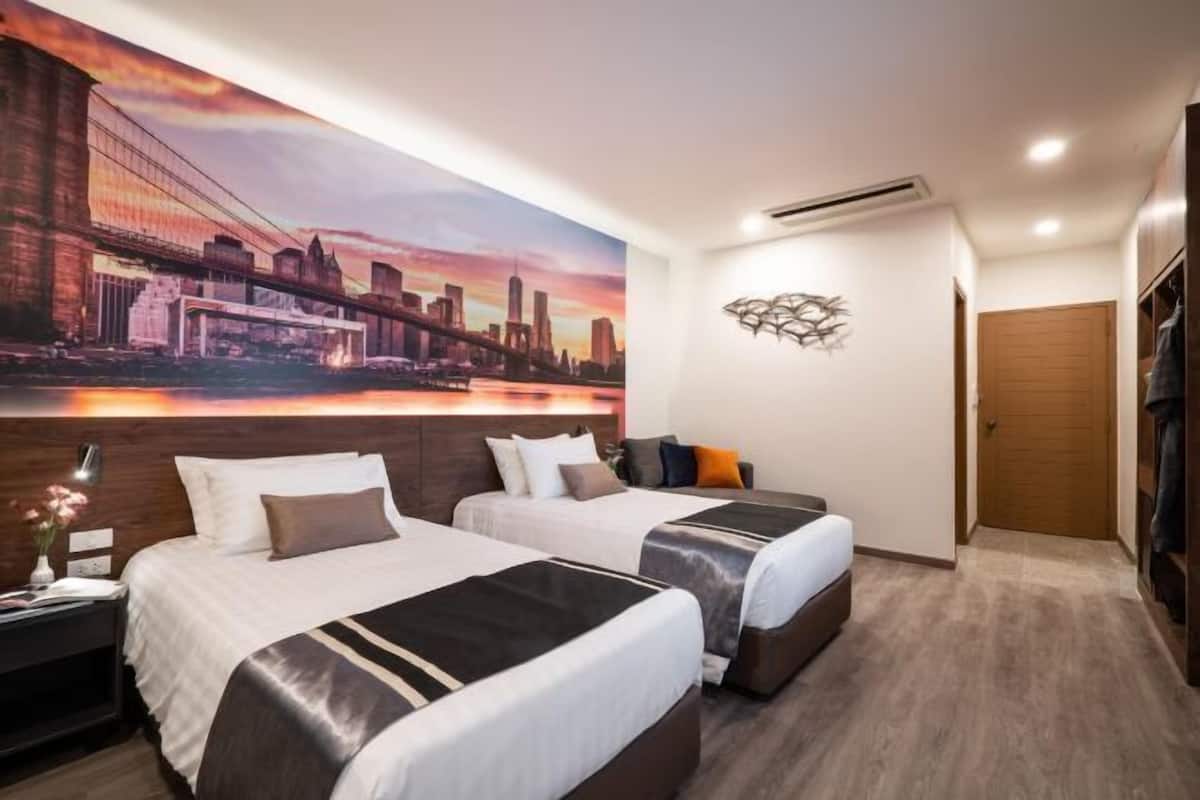 1 bedroom, in-room safe, desk, free WiFi