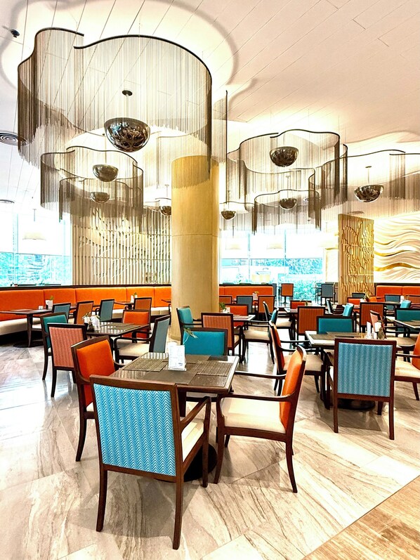 Restaurant - Century Park Hotel (Bangkok)