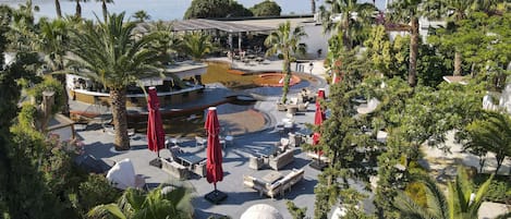 Piscine extérieure (ouverte en saison)