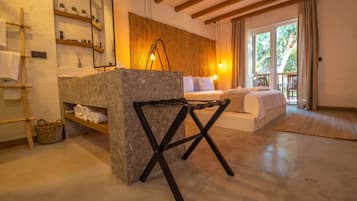 Standard Queen Room | 1 bedroom, minibar, in-room safe, free WiFi