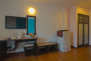 Minibar, coffres-forts dans les chambres, bureau, Wi-Fi gratuit