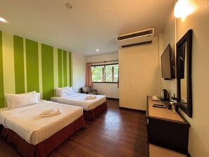 Quarto casal ou duplo superior, 1 quarto | Frigobar, cofres nos quartos, escrivaninha, Wi-Fi de cortesia