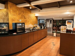 Se sirven desayunos, almuerzos y cenas
