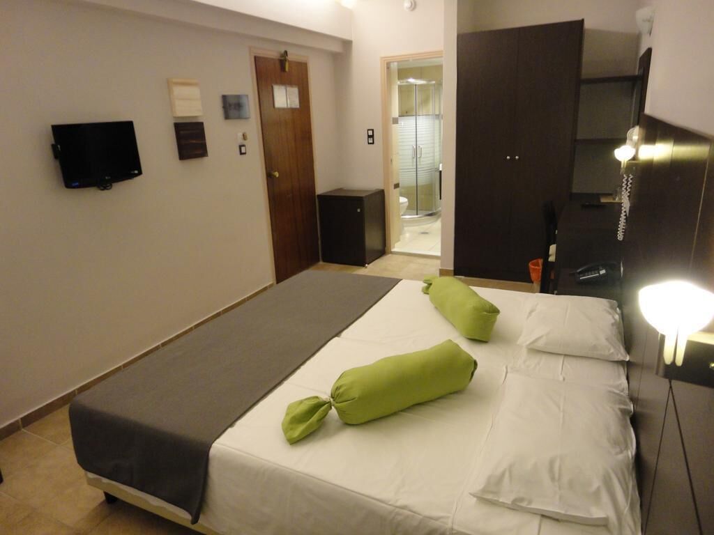 Iron/ironing board, free cribs/infant beds, free WiFi