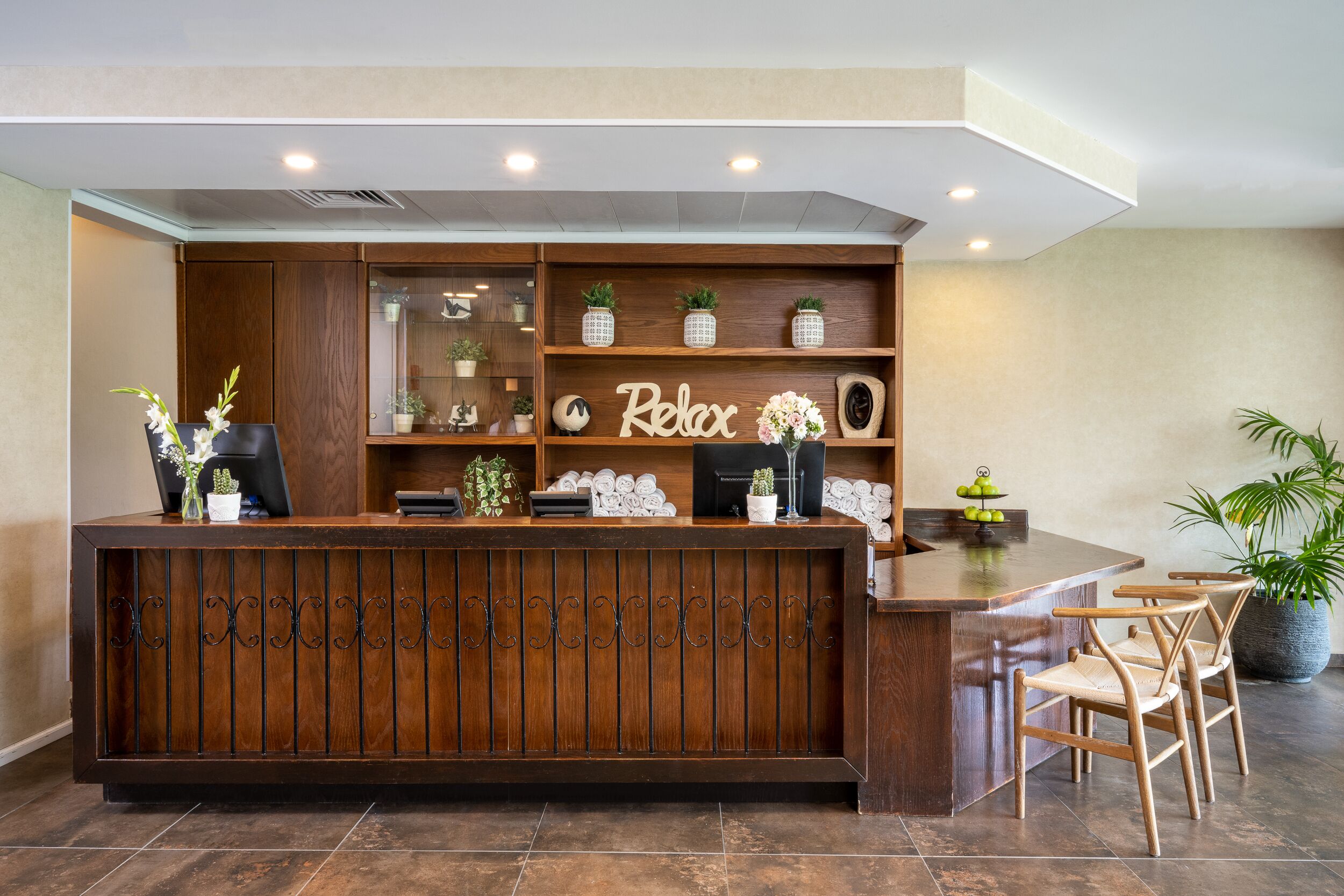 couples treatment room(s), sauna, hot tub, steam room