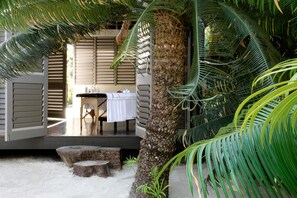 Couples treatment rooms, body treatments, aromatherapy, body wraps