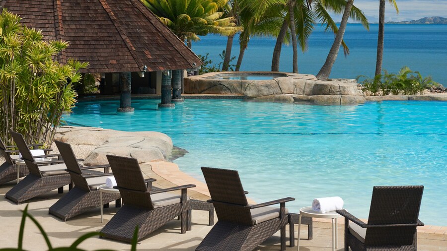 DoubleTree Resort by Hilton Hotel Fiji - Sonaisali Island