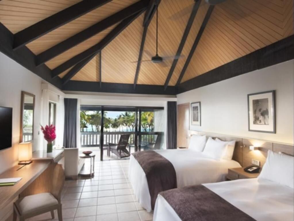 Ropa de cama de alta calidad y minibar 