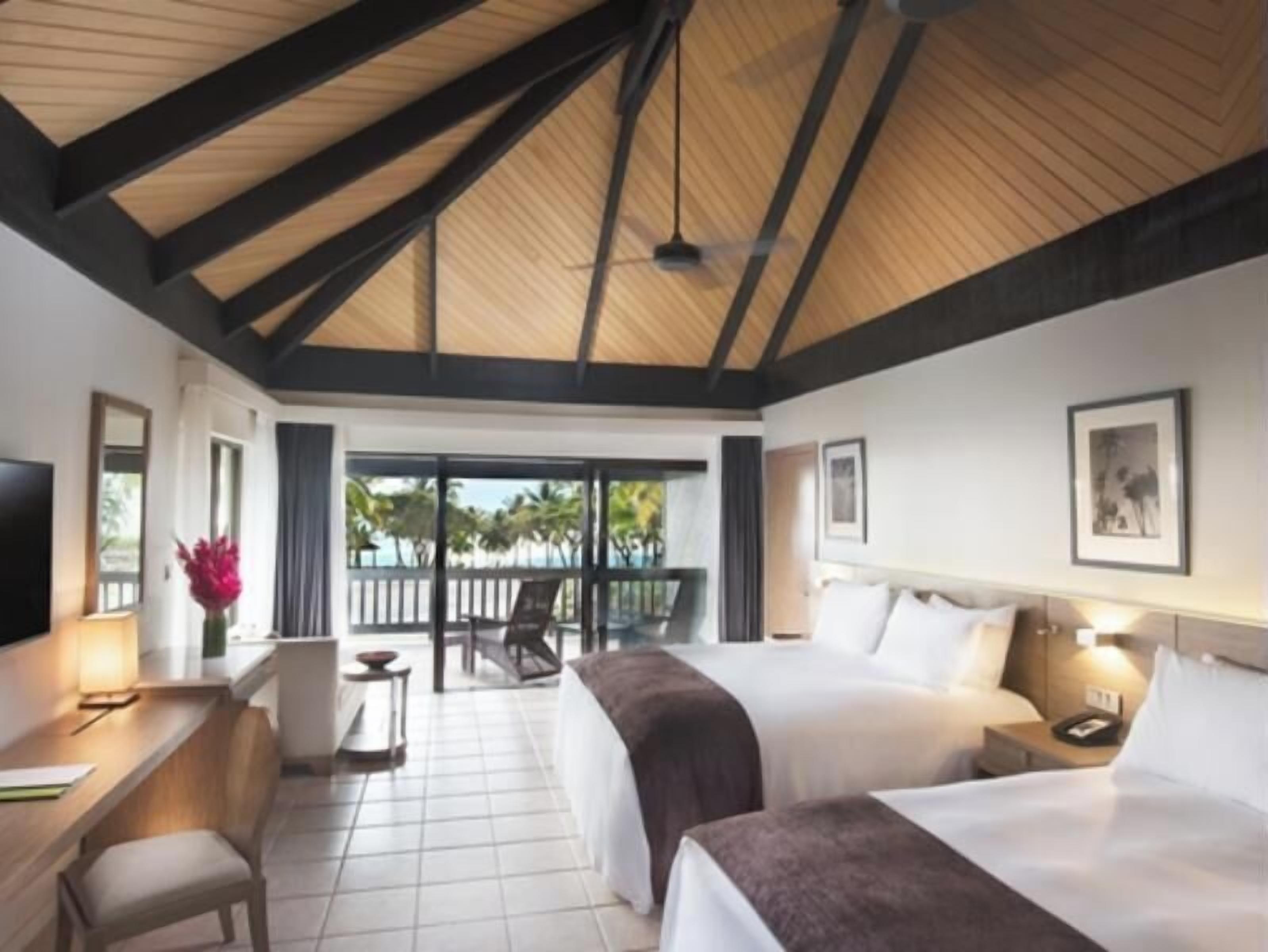 Ropa de cama de alta calidad y minibar 