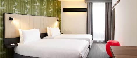 Sängtillbehör av högsta kvalitet och värdeförvaringsskåp på rummet