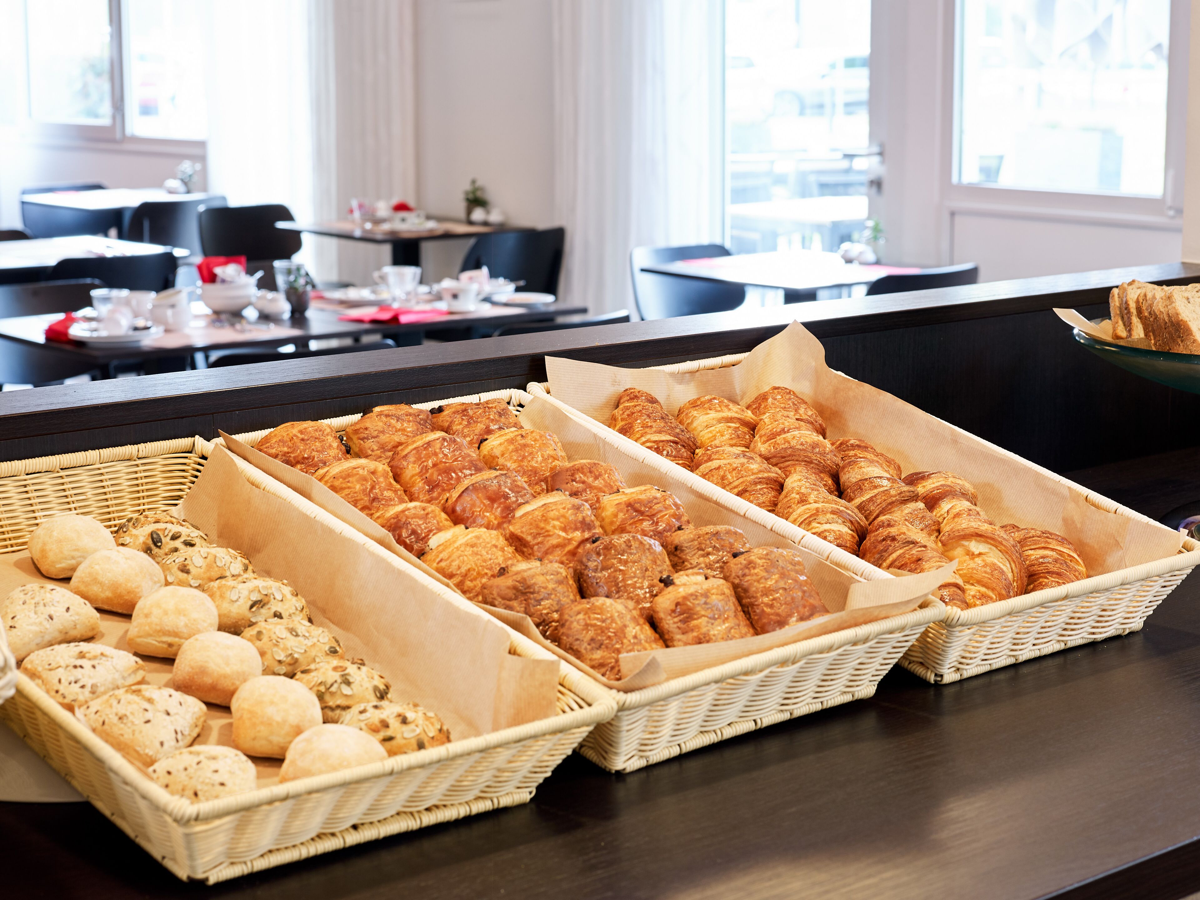 Daily buffet breakfast for a fee